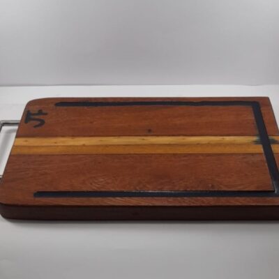 TÁBUA MACHETADA BORDAS RESINADAS